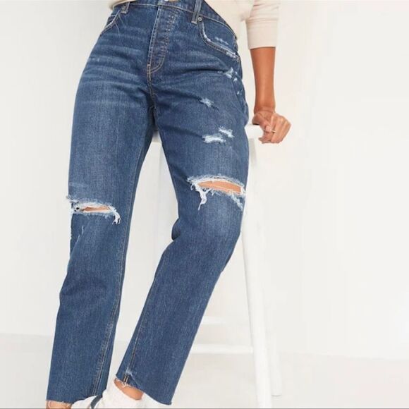 Old Navy High Rise Slouchy Straight Distressed Jeans NEW Size 4 - Picture 1 of 10